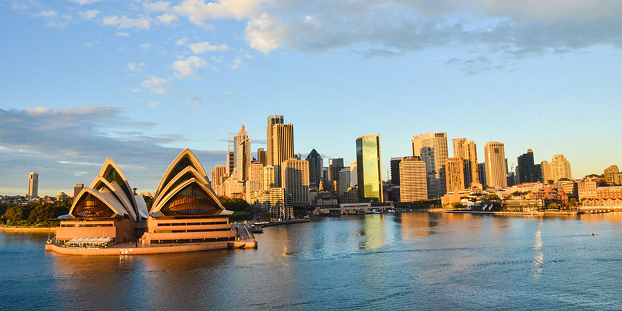 Seeing Sydney’s landmarks on a harbour dinner cruise